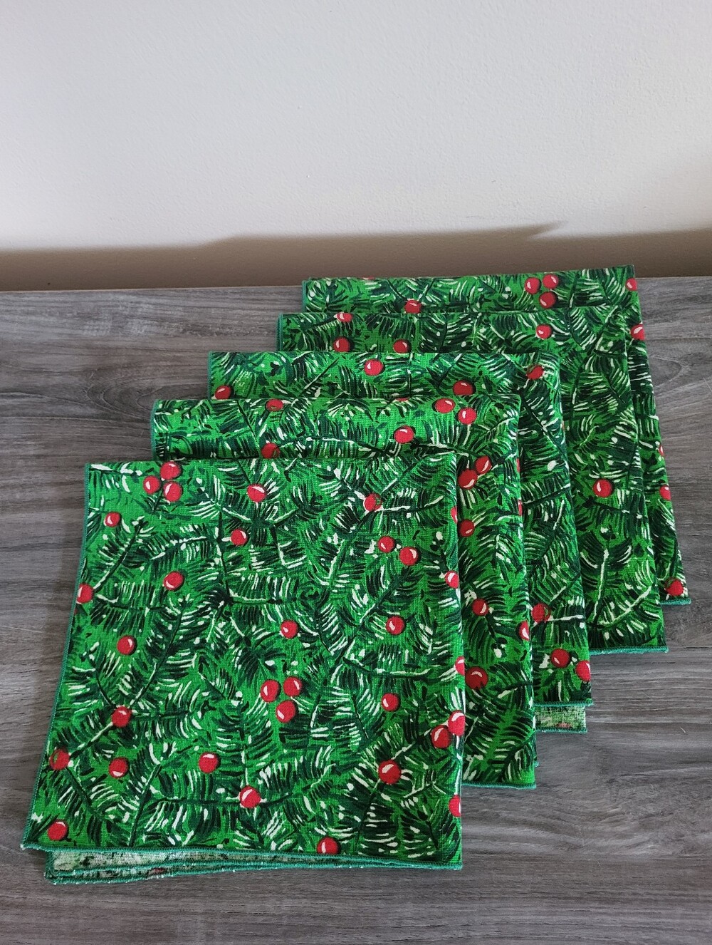 Vintage Holiday Square Cotton Napkins Set Of 5 Green/Red